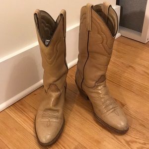 Men’s tan vintage Frye cowboy boots size 11D